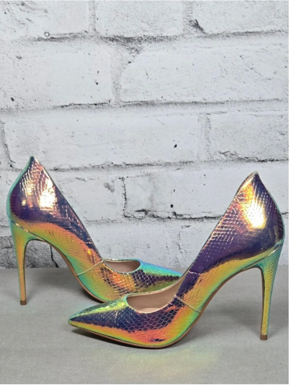 ALDO Iridescent Holographic Snakeskin Pointed Toe Pumps Heels Size 6